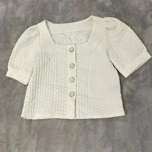 Dazy  - LIKE NEW - white short sleeve button down blouse. Size XL